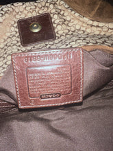 Load image into Gallery viewer, Vintage Coach set #6818 & #F10925 with SIGNATURE BUCKLE SOHO WRISTLET #40585