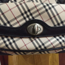 Load image into Gallery viewer, Burberry Vintage Nova Check Pocket Shoulder Bag (SHF-11692)