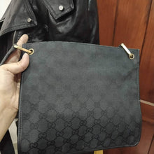 Load image into Gallery viewer, Gucci Monogram Black Signature Messenger 91762 002122