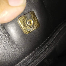 Load image into Gallery viewer, Gucci Monogram Black Signature Messenger 91762 002122