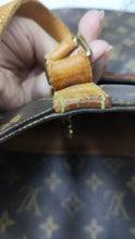 Load image into Gallery viewer, Authentic Louis Vuitton Monogram Sac Shopping Large Tote Bag NO1906 Amazing Condition