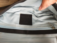 Load image into Gallery viewer, Coach E04q-9733 Black Leather Clutch