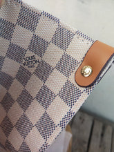 Load image into Gallery viewer, LV On the go Mickey Mouse shoulder bag