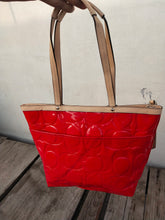 Load image into Gallery viewer, COACH SIGNATURE STRIPE EMBOSSED PATENT TOTE #F25187