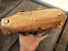 Load image into Gallery viewer, Coach Hampton Soho tan leather satchel L05d-9636