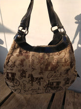Load image into Gallery viewer, COACH Signature SOHO LYNN Horse & Carriage Large Hobo #D1069-F15209