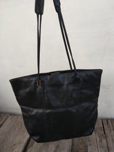 Load image into Gallery viewer, Coach E4B-8851 Vintage 1995 Large Tote with Extra Long Shoulder Straps