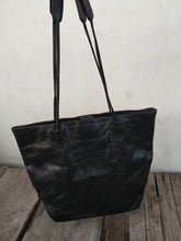 Load image into Gallery viewer, Coach E4B-8851 Vintage 1995 Large Tote with Extra Long Shoulder Straps