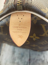Load image into Gallery viewer, LOUIS VUITTON SPEEDY 30 M41526 with authenticity tag! SP0043