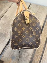 Load image into Gallery viewer, LOUIS VUITTON SPEEDY 30 M41526 with authenticity tag! SP0043