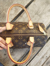 Load image into Gallery viewer, LOUIS VUITTON SPEEDY 30 M41526 with authenticity tag! SP0043