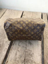 Load image into Gallery viewer, LOUIS VUITTON SPEEDY 30 M41526 with authenticity tag! SP0043