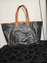 Load image into Gallery viewer, Goyard St. Louis PM tote bag in black brown