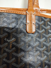 Load image into Gallery viewer, Goyard St. Louis PM tote bag in black brown