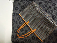 Load image into Gallery viewer, Goyard St. Louis PM tote bag in black brown