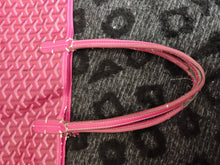 Load image into Gallery viewer, Goyard St. Louis PM tote bag in red with pouch