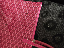 Load image into Gallery viewer, Goyard St. Louis PM tote bag in red with pouch