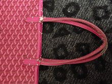 Load image into Gallery viewer, Goyard St. Louis PM tote bag in red with pouch