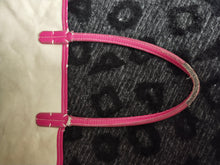 Load image into Gallery viewer, Goyard St. Louis PM tote bag in red with pouch