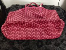 Load image into Gallery viewer, Goyard St. Louis PM tote bag in red with pouch