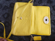 Load image into Gallery viewer, COACH F53253 CROSSTOWN CROSSBODY IN EMBOSSED PYTHON LEATHER