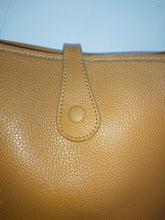 Load image into Gallery viewer, Hermès Vintage Leather Evelyne Fjord Brown Leather Shoulder Bag