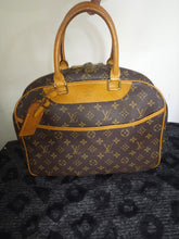 Load image into Gallery viewer, Louis Vuitton Deauville Purse/Bag Monogram AS0998