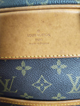 Load image into Gallery viewer, Louis Vuitton Deauville Purse/Bag Monogram AS0998