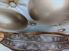 Load image into Gallery viewer, 1990s Louis Vuitton Boulogne monogram 30 shoulder bag