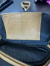 Load image into Gallery viewer, Coach Vintage Pebbled Leather Fishing Creel Crossbody Bag 4909
