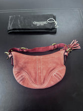 Load image into Gallery viewer, Vintage COACH Lavender Suede Small Hobo Style 8A14
