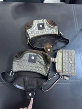 Load image into Gallery viewer, Vintage Coach set #6818 &amp; #F10925 with SIGNATURE BUCKLE SOHO WRISTLET #40585

