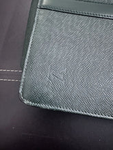 Load image into Gallery viewer, Vintage LOUIS VUITTON Taiga Porte Document Rozan M30054 Bag Business Men

