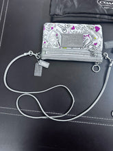 Load image into Gallery viewer, Vintage Coach Poppy Multi-Pocket TWIN Purse Set
