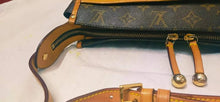 Load image into Gallery viewer, Authentic Coded Louis Vuitton Popincourt used gold ball bag MI0061
