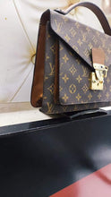 Load image into Gallery viewer, Authentic Vintage 1980 LOUIS VUITTON Monogram Monceau crossbody
