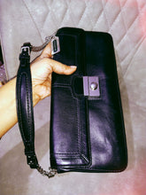 Load image into Gallery viewer, Coach E04q-9733 Black Leather Clutch
