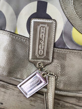 Load image into Gallery viewer, Coach Julia Op Art Signature Tote 14970
