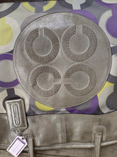 Load image into Gallery viewer, Coach Julia Op Art Signature Tote 14970
