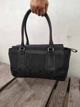 Load image into Gallery viewer, Coach Carryall 11062 Hampton Signature Tote Black Canvas Satchel
