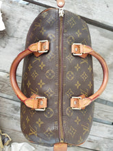 Load image into Gallery viewer, Louis Vuitton Monogram Canvas Leather Speedy 30 cm Bag SP0066
