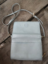 Load image into Gallery viewer, Tory Burch Marion Wallet Crossbody clutch iceberg

