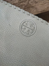 Load image into Gallery viewer, Tory Burch Marion Wallet Crossbody clutch iceberg
