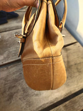 Load image into Gallery viewer, Coach Hampton Soho tan leather satchel L05d-9636

