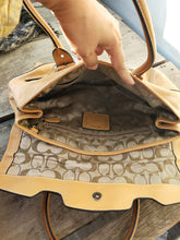 Load image into Gallery viewer, Coach Hampton Soho tan leather satchel L05d-9636
