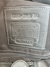 Load image into Gallery viewer, Coach E4B-8851 Vintage 1995 Large Tote with Extra Long Shoulder Straps
