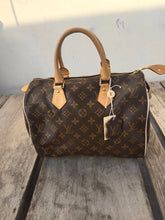 Load image into Gallery viewer, LOUIS VUITTON SPEEDY 30 M41526 with authenticity tag! SP0043
