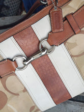 Load image into Gallery viewer, Coach Hampton Signature F13338 Khaki Leather Purse
