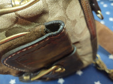 Load image into Gallery viewer, Coach Hobo Special Limited Edition Signature E04U 1495 Metallic Gold
