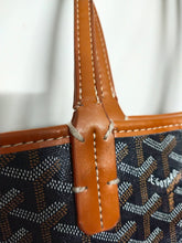 Load image into Gallery viewer, Goyard St. Louis PM tote bag in black brown
